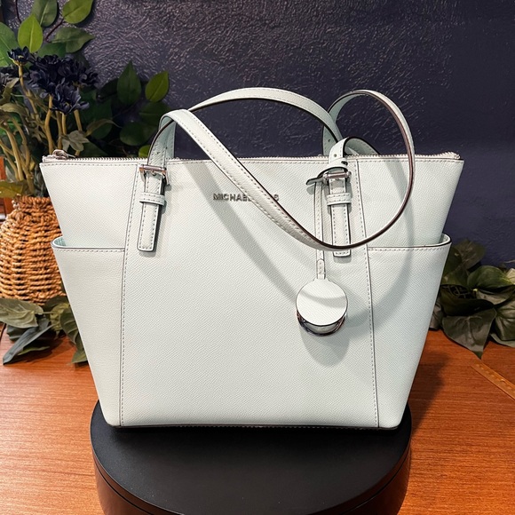 NWT Michael Kors Aqua Jet Set Lg Leather Top Zip Tote - Picture 1 of 8